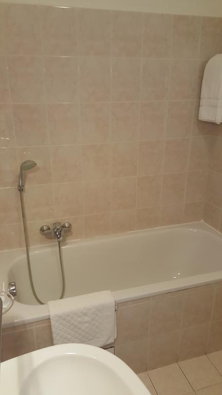 Hotel Le Galoubet Villeneuve-Loubet Dış mekan fotoğraf
